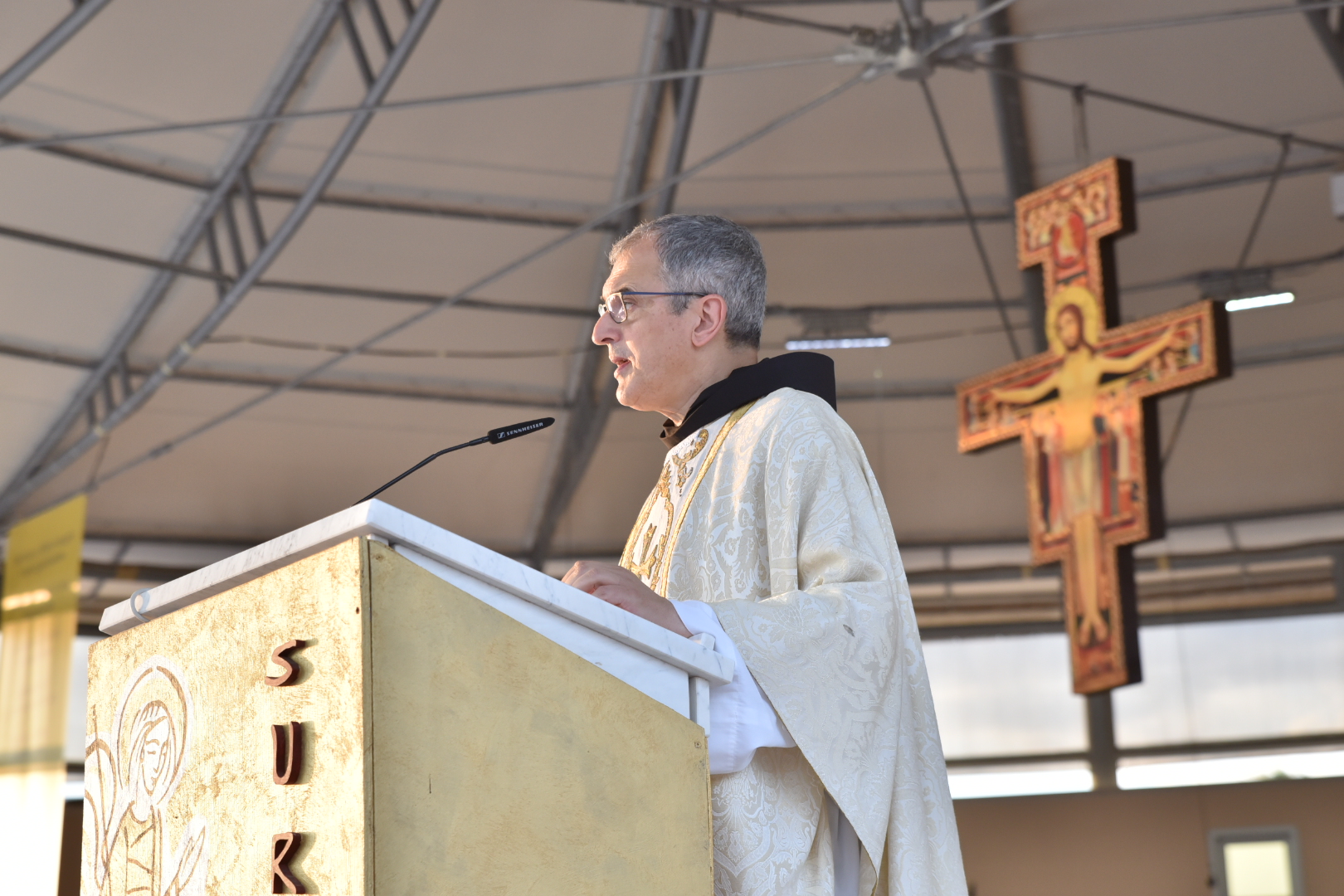 Scopri di più sull'articolo FESTIVAL DEI GIOVANI A MEDJUGORJE, 2 agosto 2022; OMELIA, Fr. Massimo Fusarelli, ofm, Ministro generale